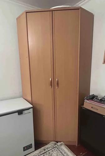 Продаю угловой шкаф