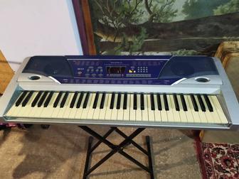 Продам синтезатор