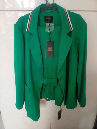 Брючный костюм