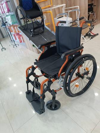 Продам новую инвалидную коляску