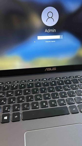 Ноутбук ASUS