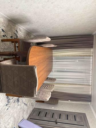 Стол со стульями