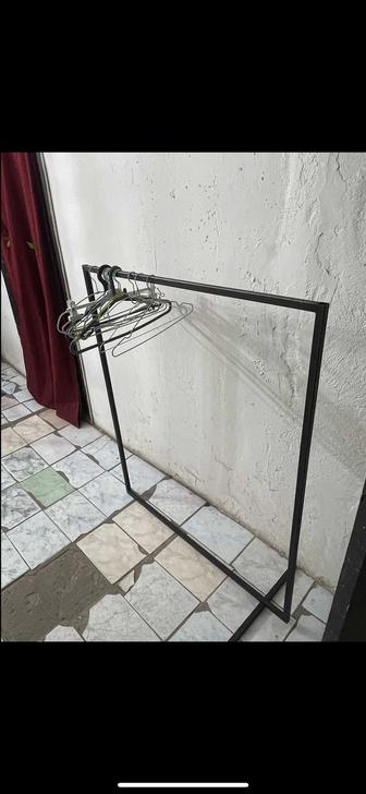 Продается рейл для одежды