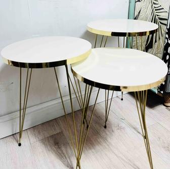 Продам декоративные столики для демонстрации товаров