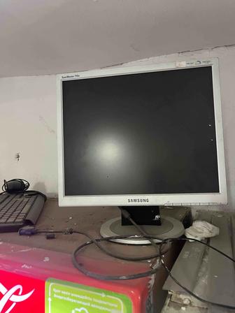 Монитор Samsung (б/у)