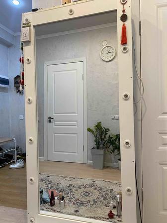 Зеркало напольное