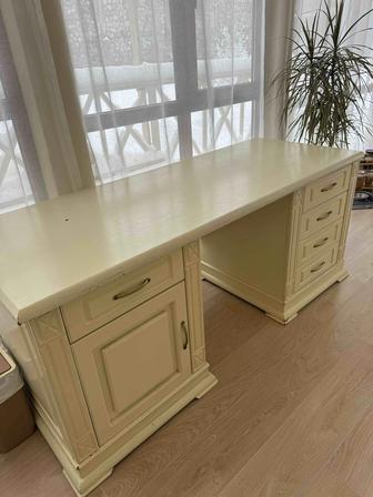 Продам кабинетный стол