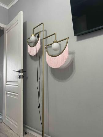 Продам торшер