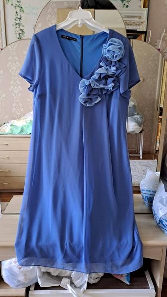 Продам женские платья