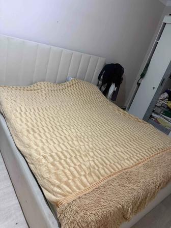 Продаю спальную кровать