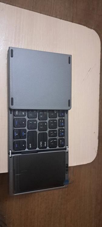 Продам беспроводную клавиатуру новая в упаковке.