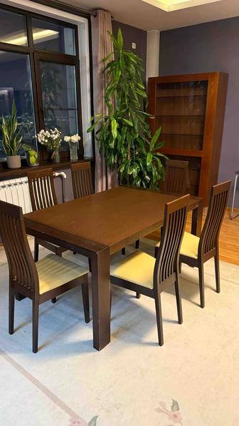 Гостиный стол со стульями