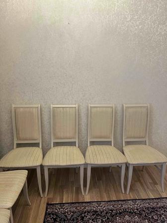 Продаются стулья в количестве 8 штук