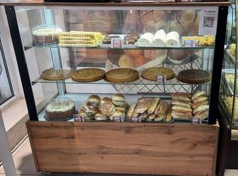 Продам витринные холодильник