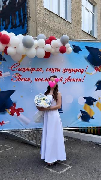 Нежное белое платье для выпускного или особого события