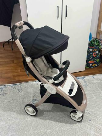 Продам прогулочная коляска легкая