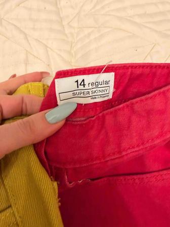 Джинсы и брюки на девочку подростка даром