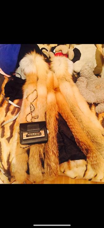 Меховая жилетка лиса