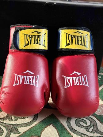 Боксерский перчаткий