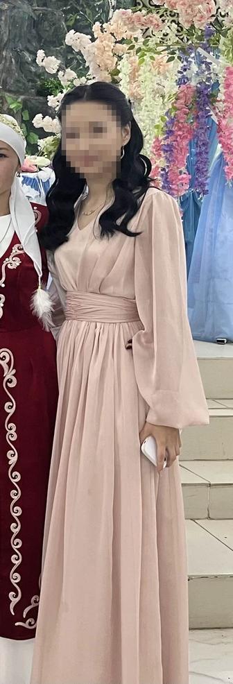 Продам красивое платье сшитое на заказ