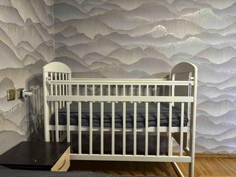 Продам детский манеж, матрас, непромокаемый наматрасник и 2 простыни