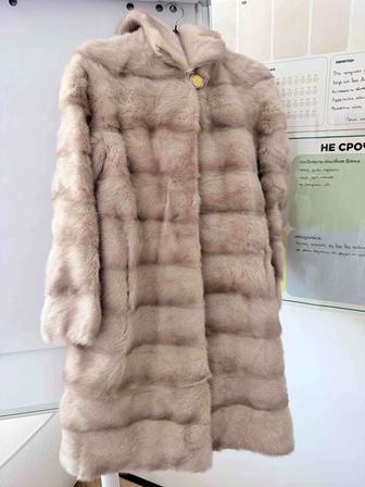 Продам шубу трансформер, в подарок куртка черная