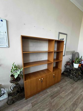 Продается офисный шкаф