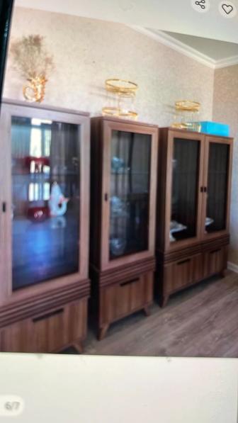 Спальный гарнитур,шифоньер,стулья,стенка истикбал,шторы..