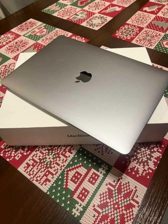 Продам MacBook