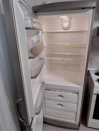 Продам 2х камерный холодильник
