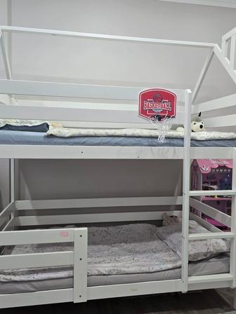 Продам двухъярусную кровать