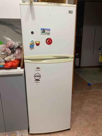 Продам холодильник