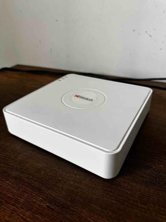 Продам IP-видеорегистратор HiWatch -N204