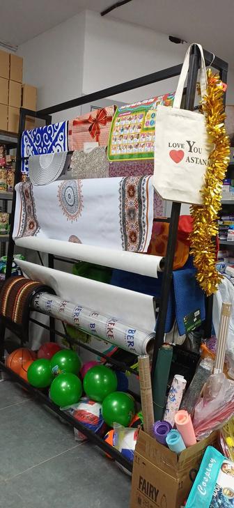 Продам витрину для клеенок скатертей