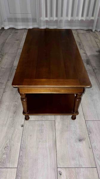 Журнальный столик