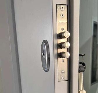 Установка замок,Установка щеколды,Установка глазок,установка электронный за