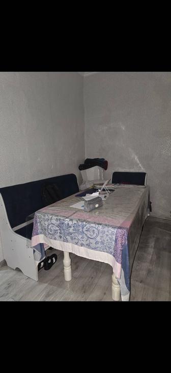 Кухонный стол угол со стульями