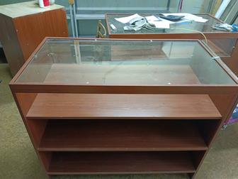 Стеллажи и витрины для реализации сель.хоз. запчастей