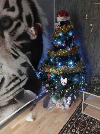 Продам елку искусственную