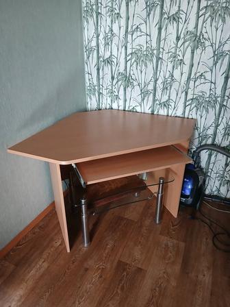 Компьютерные столы
