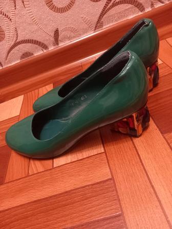 Женские туфли