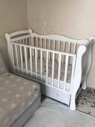 Продам детскую кроватку-манеж