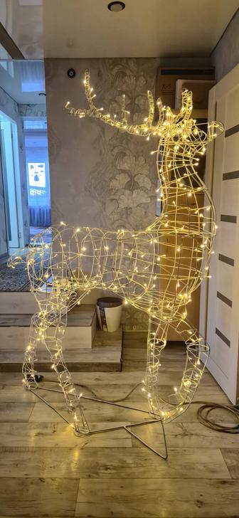 Продам светящегося, новогоднего, гордого оленя