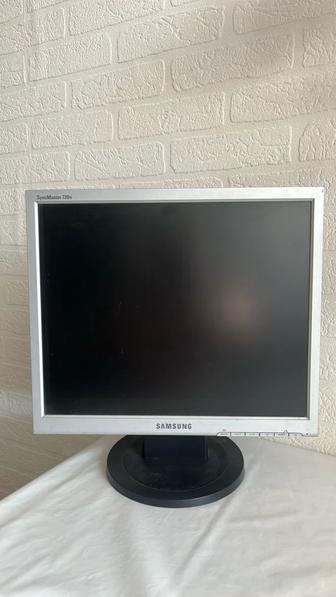 Монитор Samsung 720N