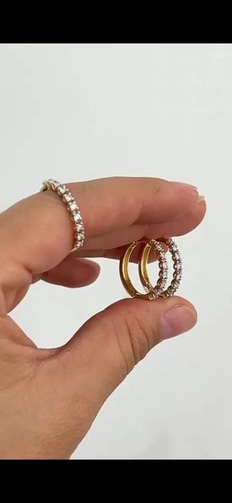 Золотой комплект с бриллиантами.