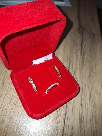 Золотой комплект с бриллиантами.