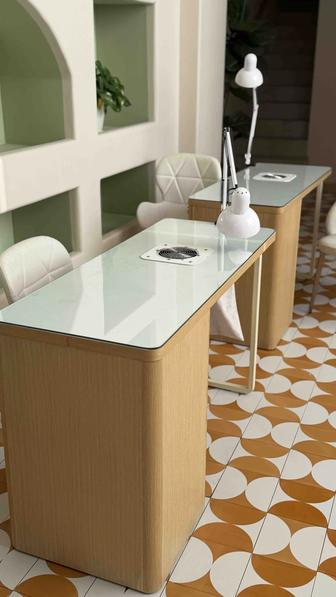 Стол маникюрный