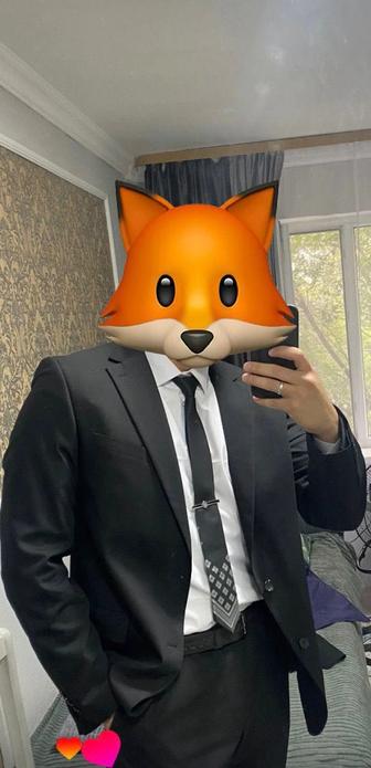 Продаю мужской костюм