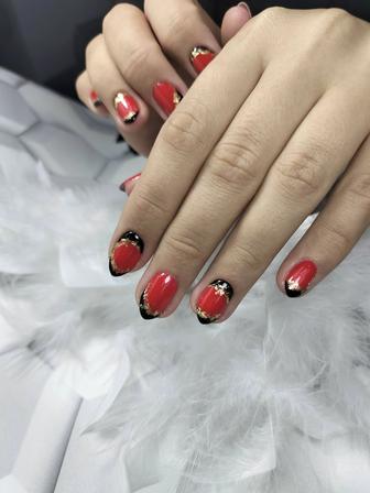 Маникюр/педикюр.