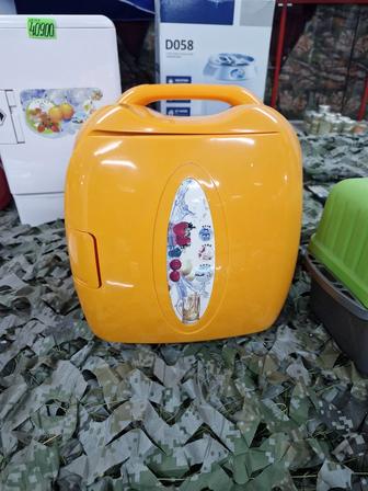 Продам авто холодильник. Объем 7.8 литров. Цена Возможен торг.